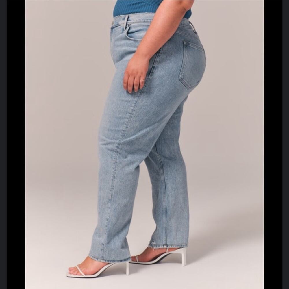 Abercrombie & Fitch Dad high rise jeans